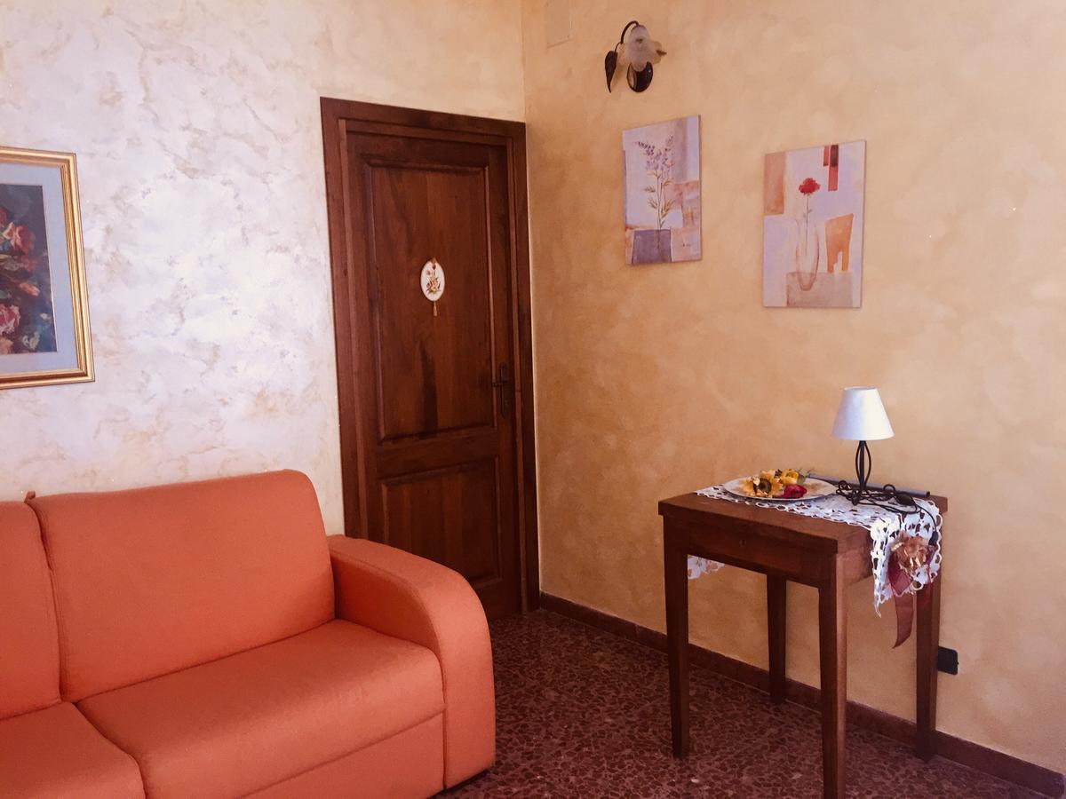 B&B Il Tulipano Sul Lago Colle di Tora Eksteriør bilde